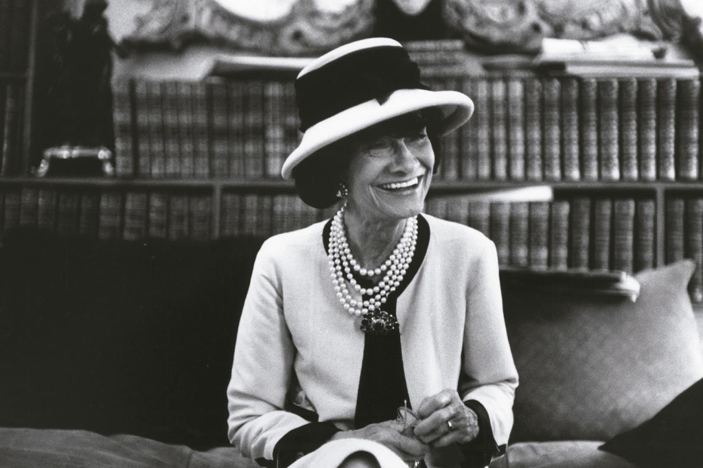 Além da marca: qual a importância da Coco Chanel para a construção da sociedade?